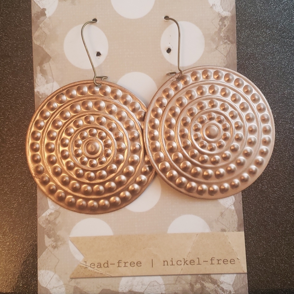 Round Wild Pattern Earrings - Picture 3 of 3